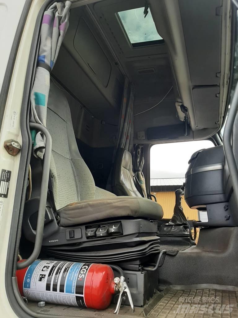 Volvo FH 12 Nákladné vozidlá s bočnou zhrnovacou plachtou