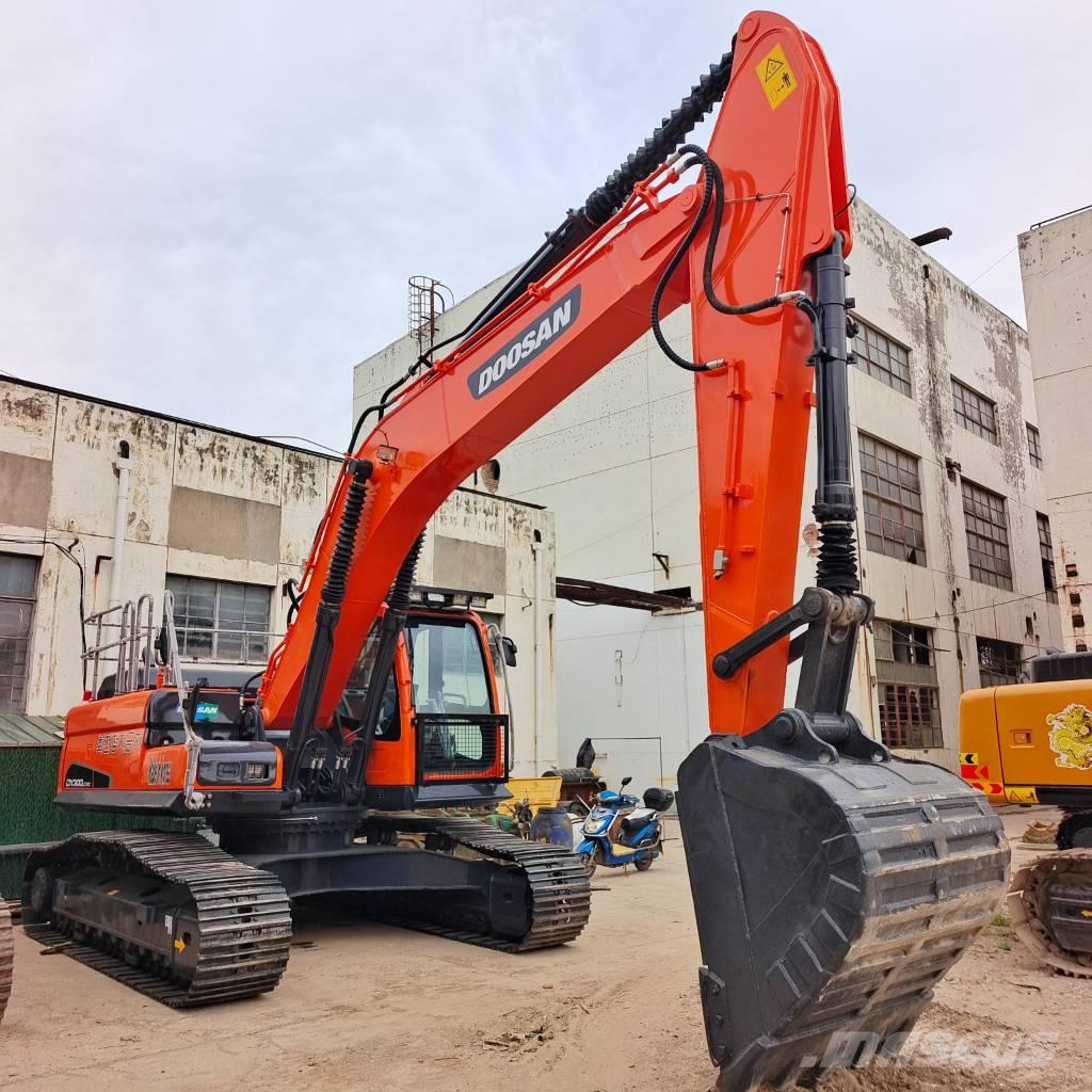 Doosan DX 300 Pásové rýpadlá