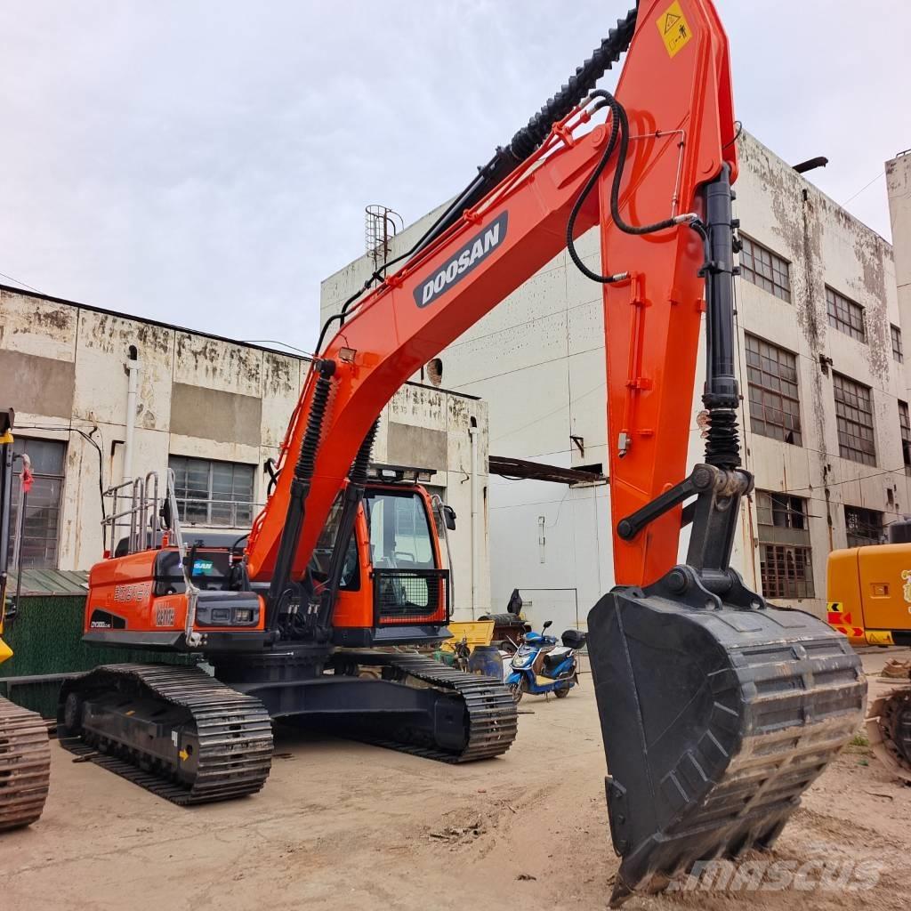 Doosan DX 300 Pásové rýpadlá