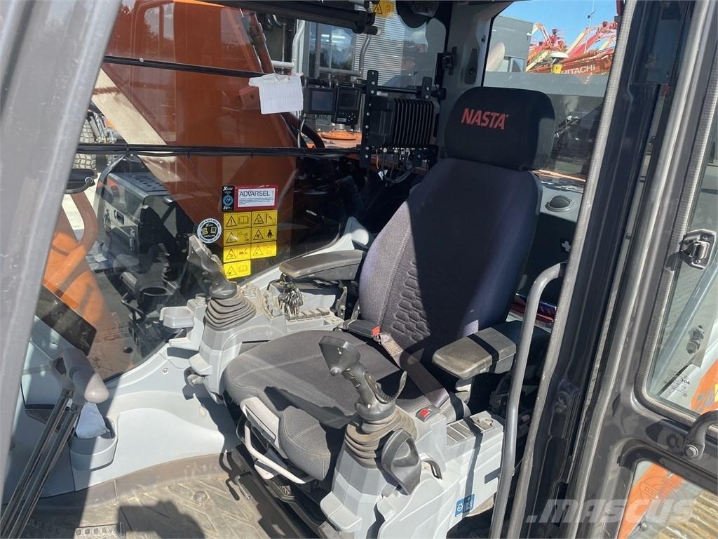 Hitachi ZX 300 LC-7 Pásové rýpadlá