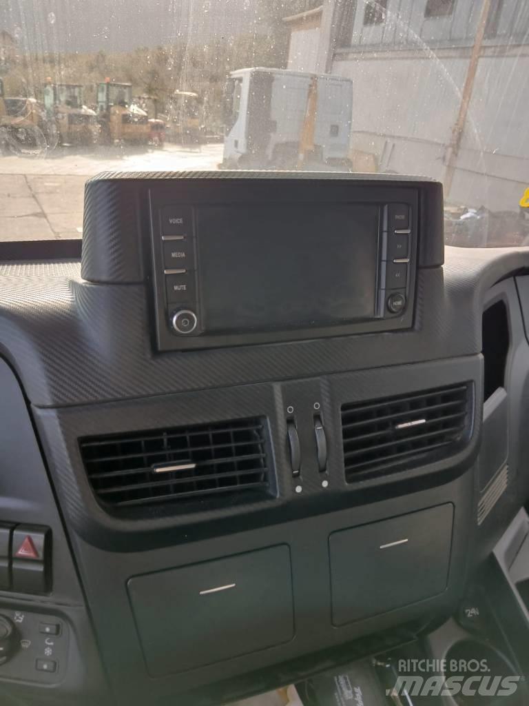 Iveco STRALIS 320S46 Valník s navijakom