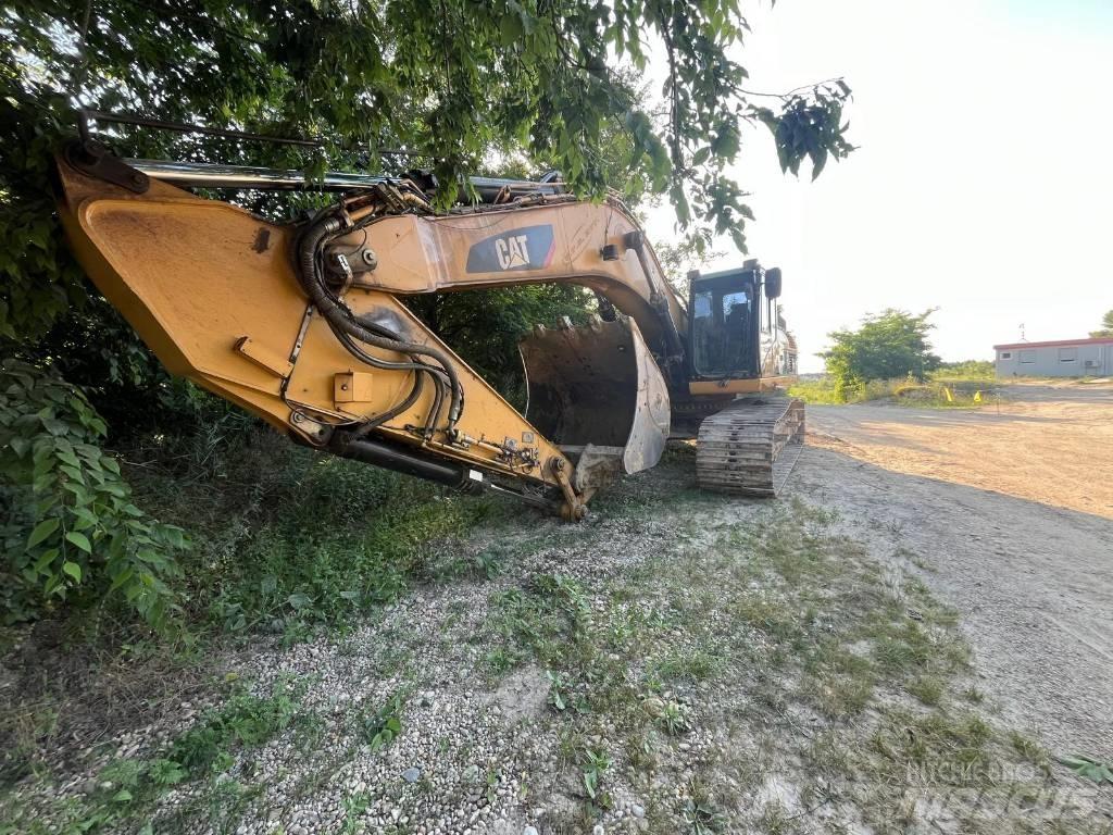 CAT 330 D Pásové rýpadlá