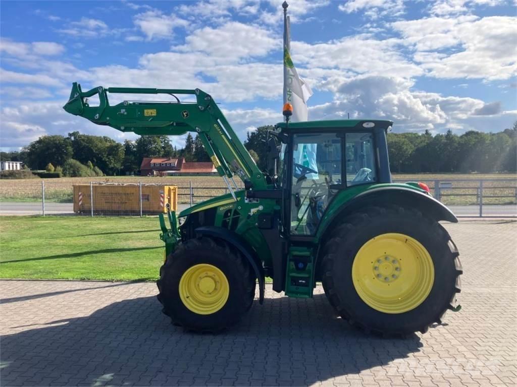 John Deere 6120M Traktory