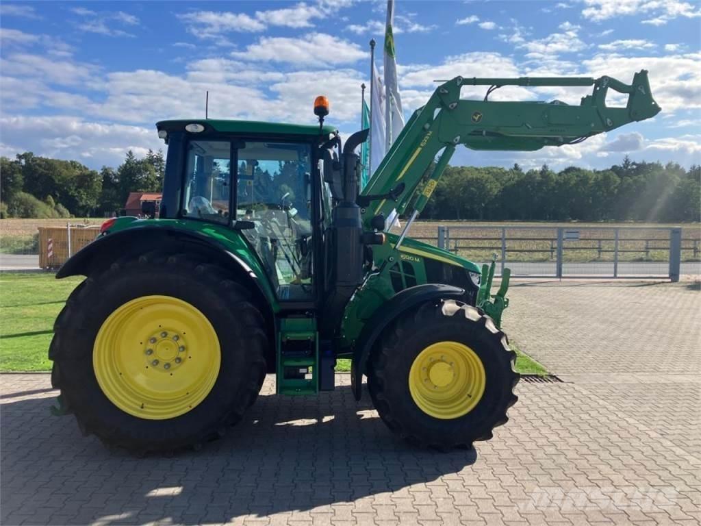 John Deere 6120M Traktory