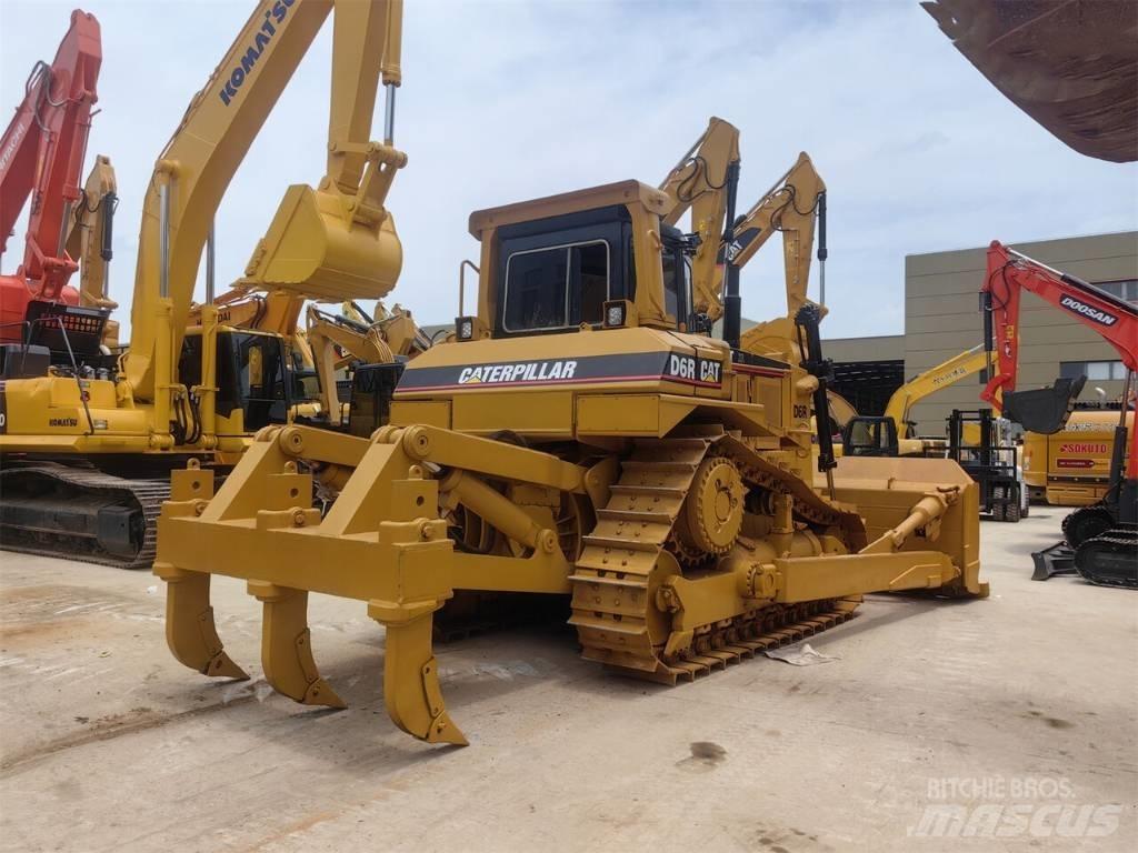 CAT D 6 R Pásové dozéry