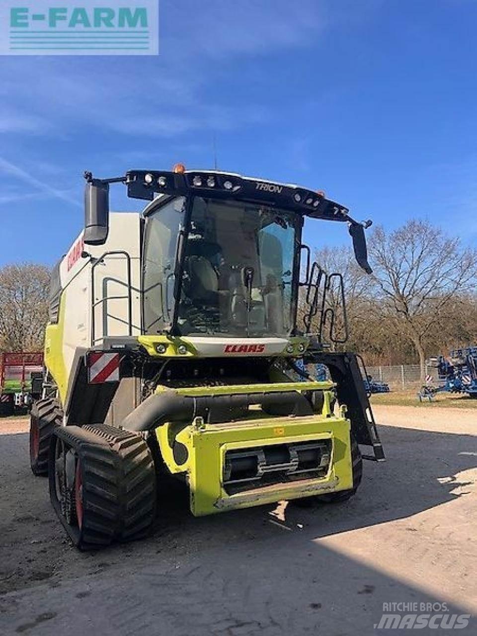 CLAAS trion 730tt Kombinované zberacie stroje