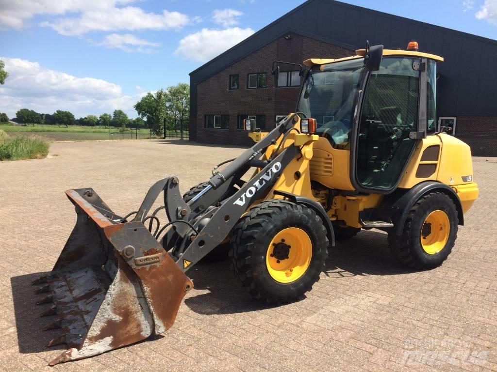 Volvo L 25 F Kolesové nakladače