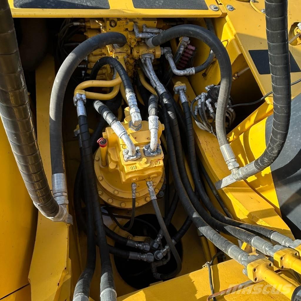 Komatsu 350-7 Pásové rýpadlá