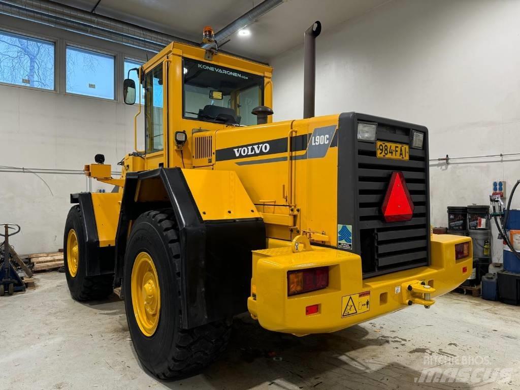 Volvo L 90C Kolesové nakladače