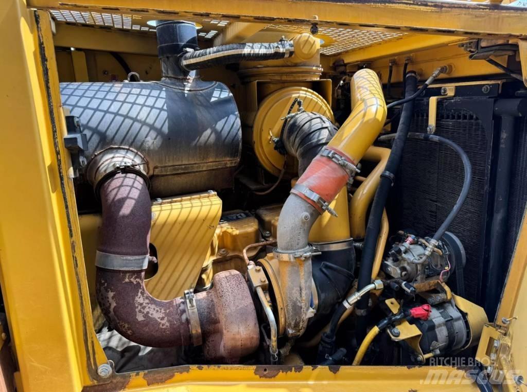 CAT D 8 T Pásové dozéry