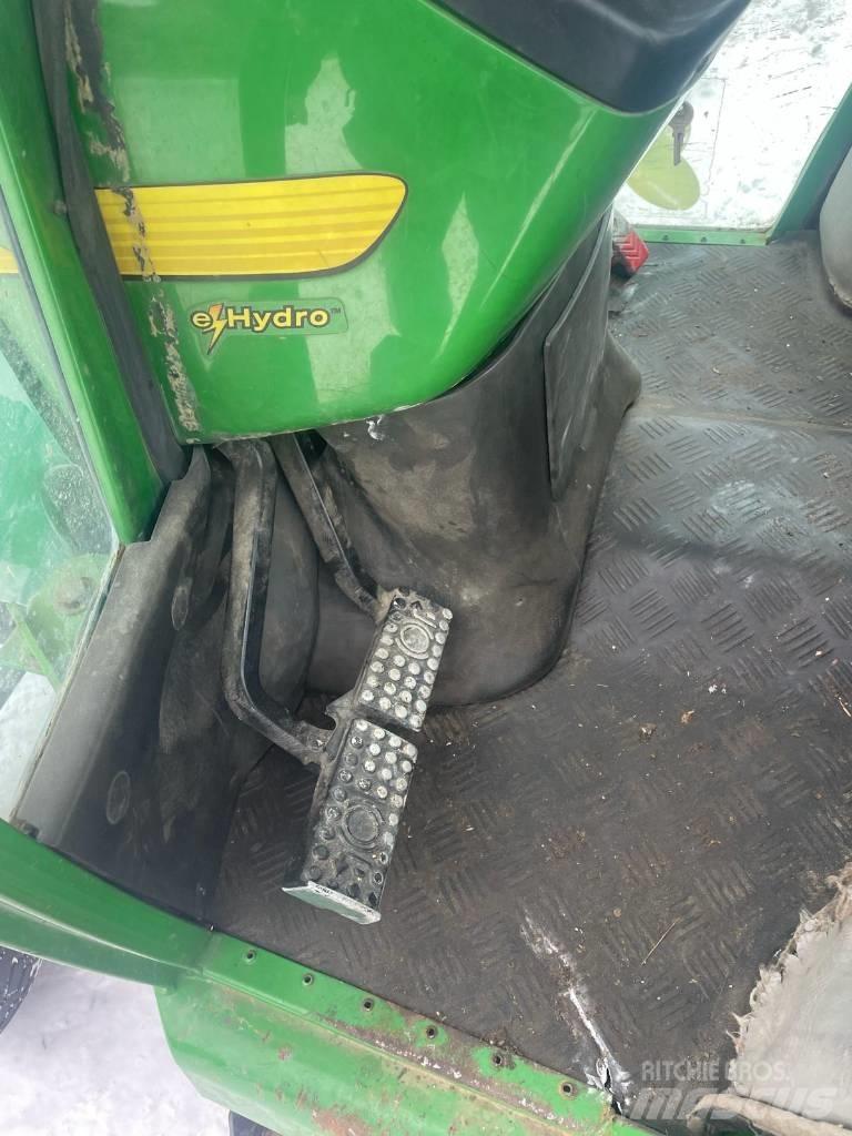 John Deere 4410 Kompaktné traktory