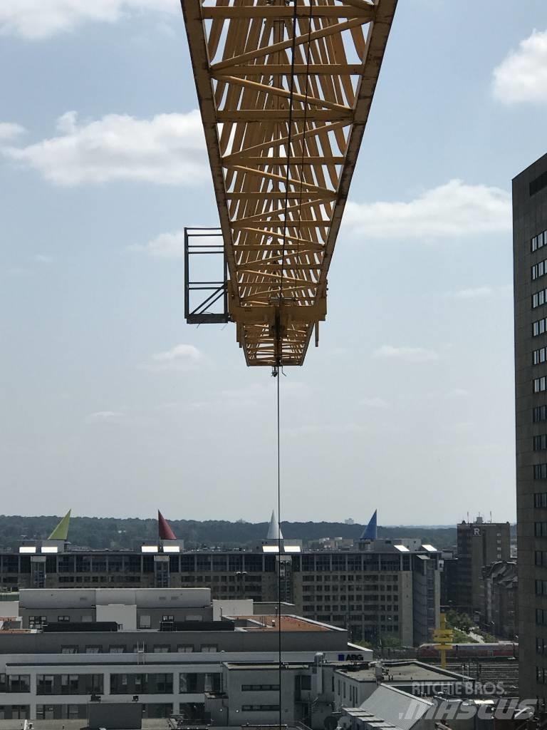 Liebherr 110 EC-B 6 Stavebné žeriavy