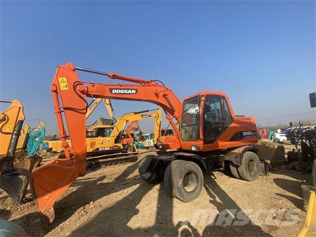 Doosan DH150 Pásové rýpadlá
