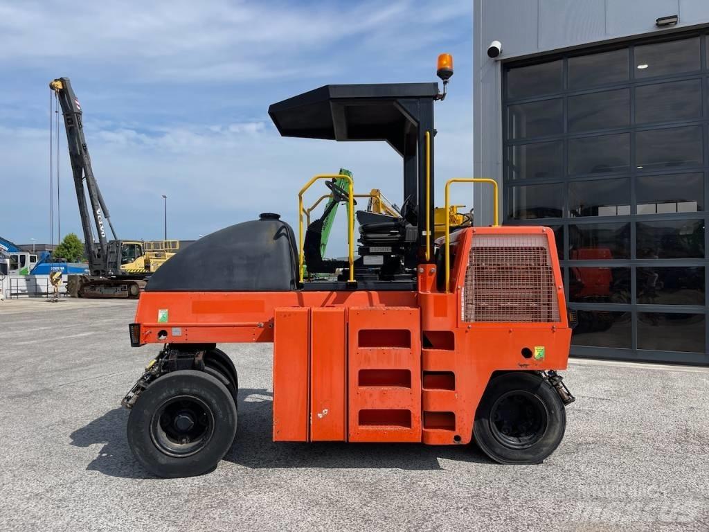Dynapac CP 142 Pneumatikové valce