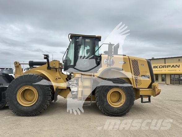 CAT 966M Kolesové nakladače