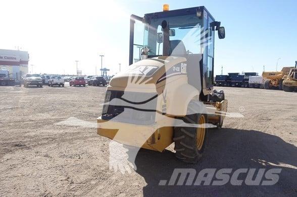 CAT CP-433E Ťahačové valce