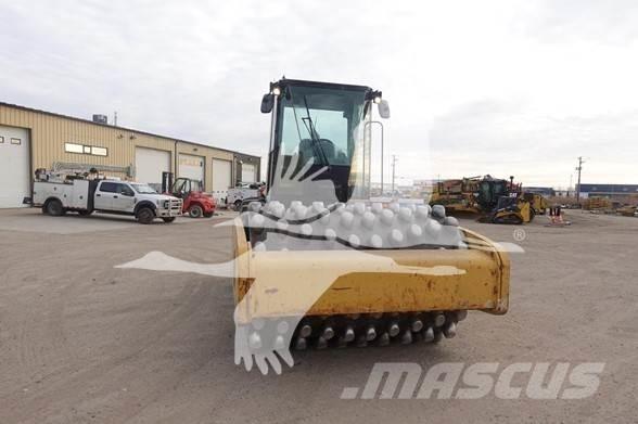 CAT CP-573E Ťahačové valce