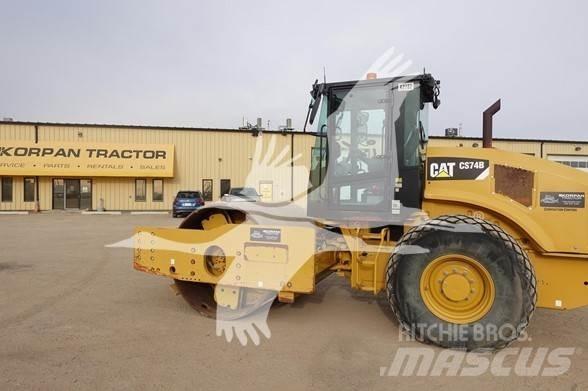 CAT CS74B Ťahačové valce