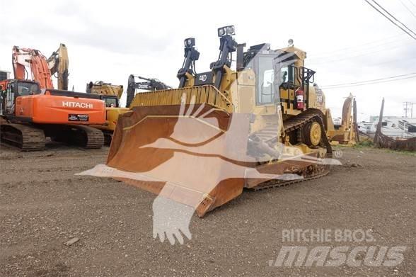 CAT D9 Pásové dozéry