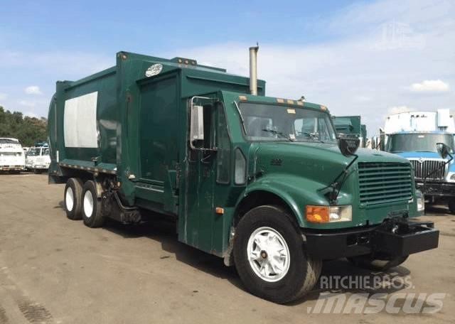 International 4900 Smetiarske vozidlá