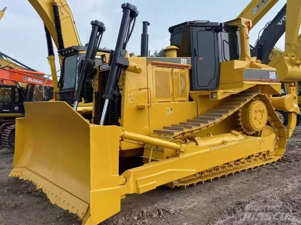 CAT D 8 R Pásové dozéry