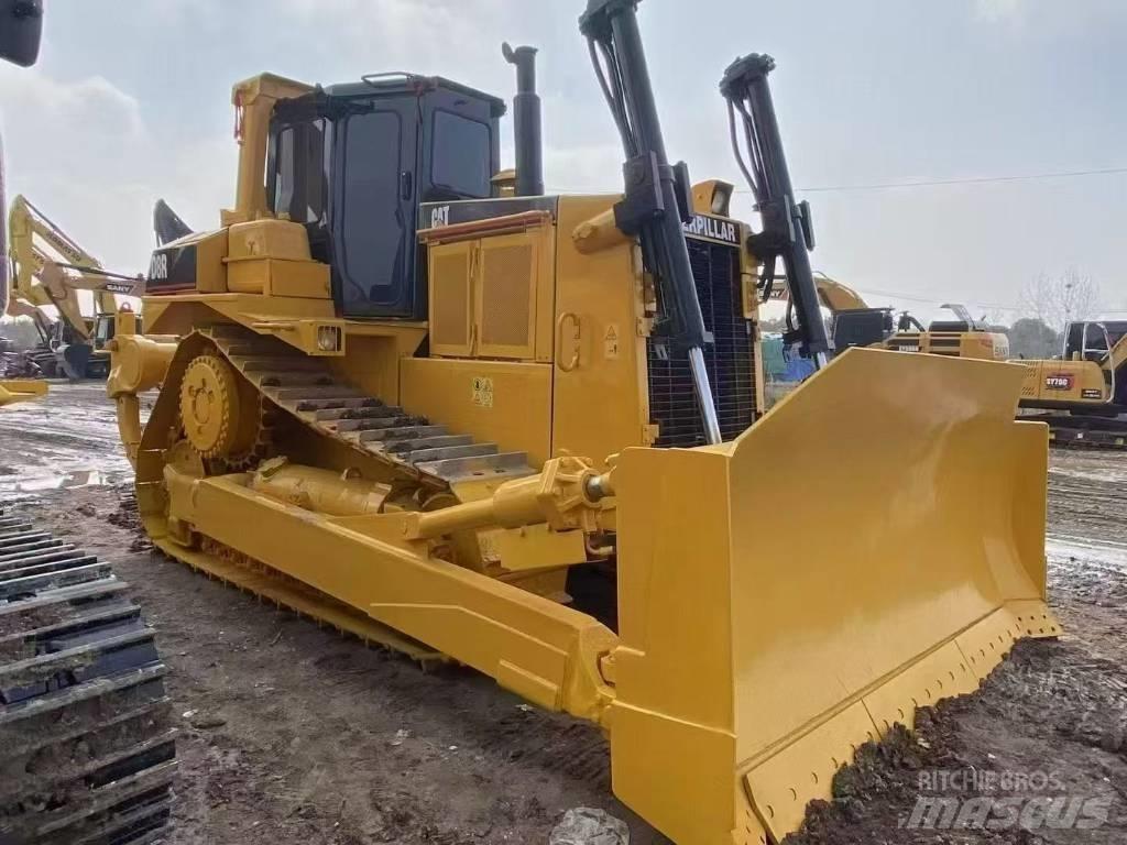 CAT D 8 R Pásové dozéry