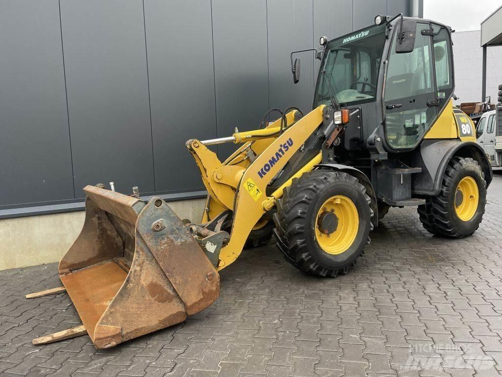 Komatsu WA80-6 Kolesové nakladače