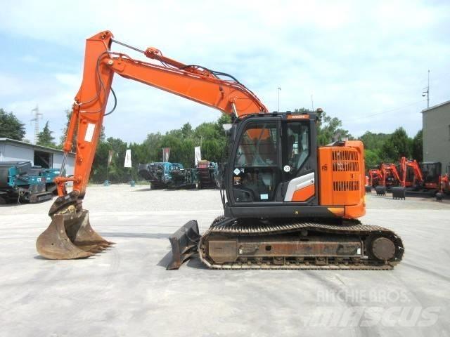 Hitachi ZX 135 US-7 Pásové rýpadlá