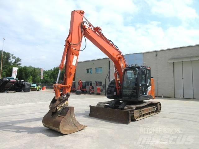Hitachi ZX 135 US-7 Pásové rýpadlá