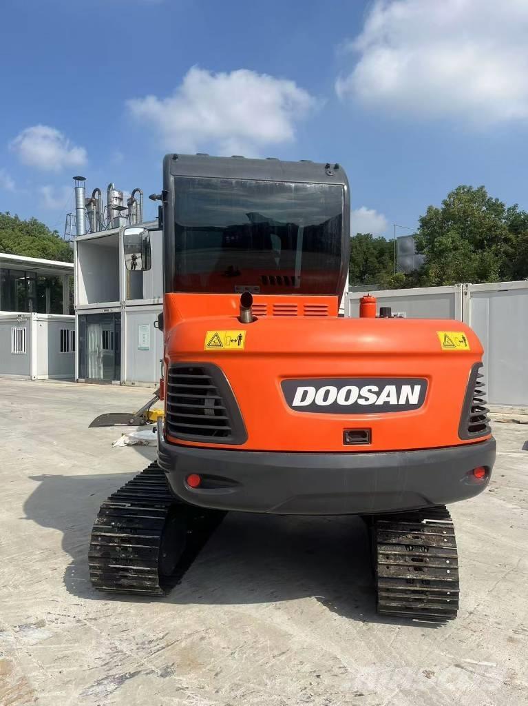 Doosan DX 60-9 C Pásové rýpadlá
