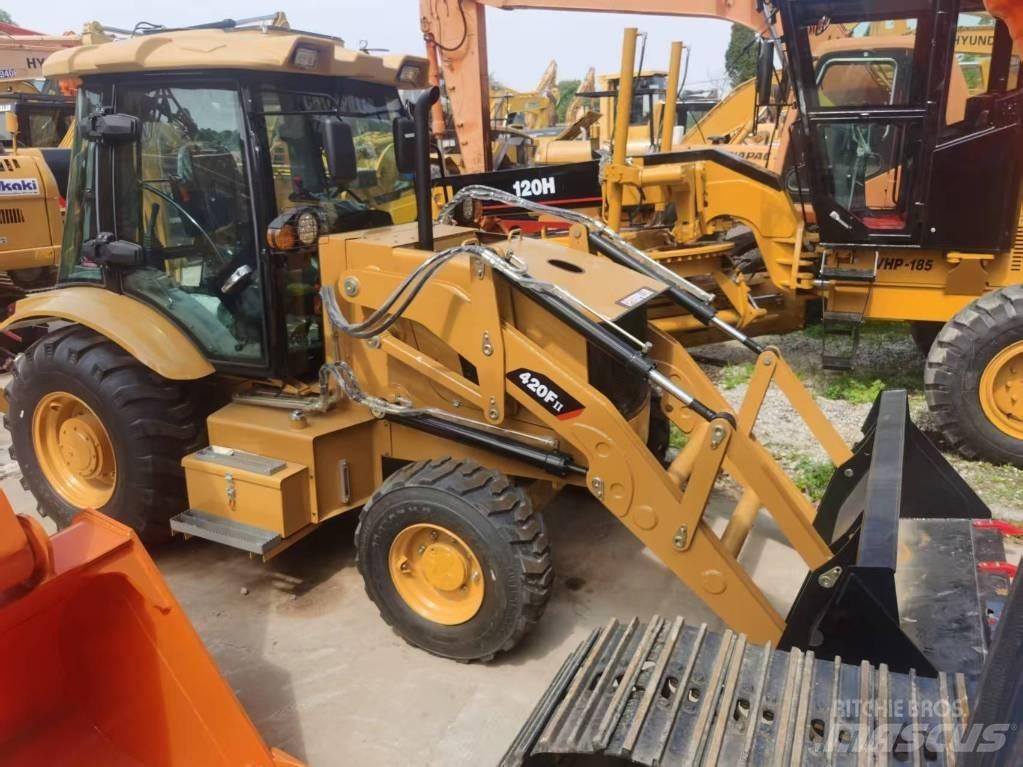 CAT 420 F Pásové rýpadlá