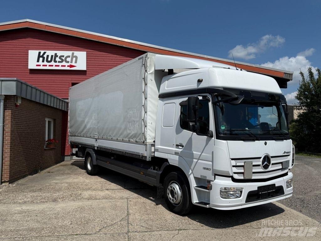 Mercedes-Benz 1530L Nákladné vozidlá s bočnou zhrnovacou plachtou