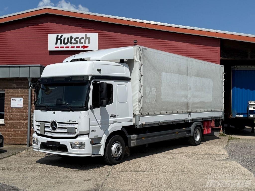 Mercedes-Benz 1530L Nákladné vozidlá s bočnou zhrnovacou plachtou