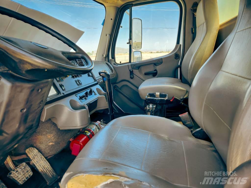 Freightliner 108 SD Cisterny na vodu