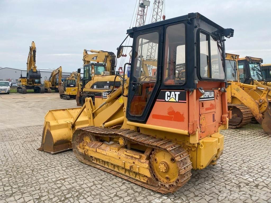 CAT 933 NVT Pásové nakladače