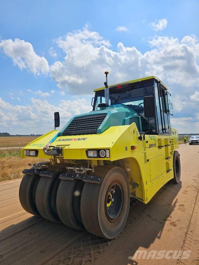Ammann ART 240 Pneumatikové valce