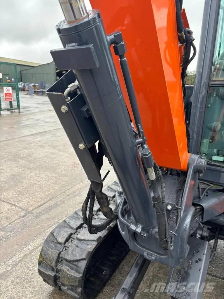 Hitachi ZX55U -6 CLR Mini rýpadlá < 7t