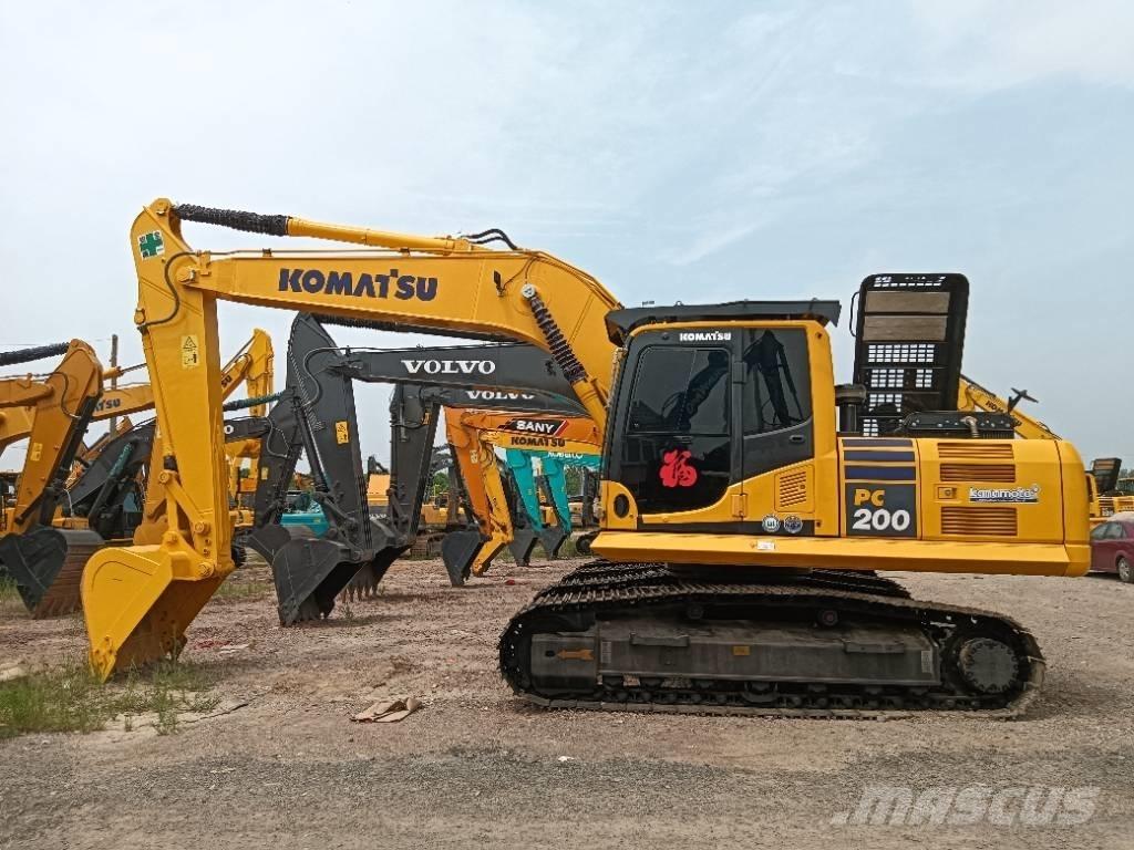 Komatsu PC 200-8 Pásové rýpadlá