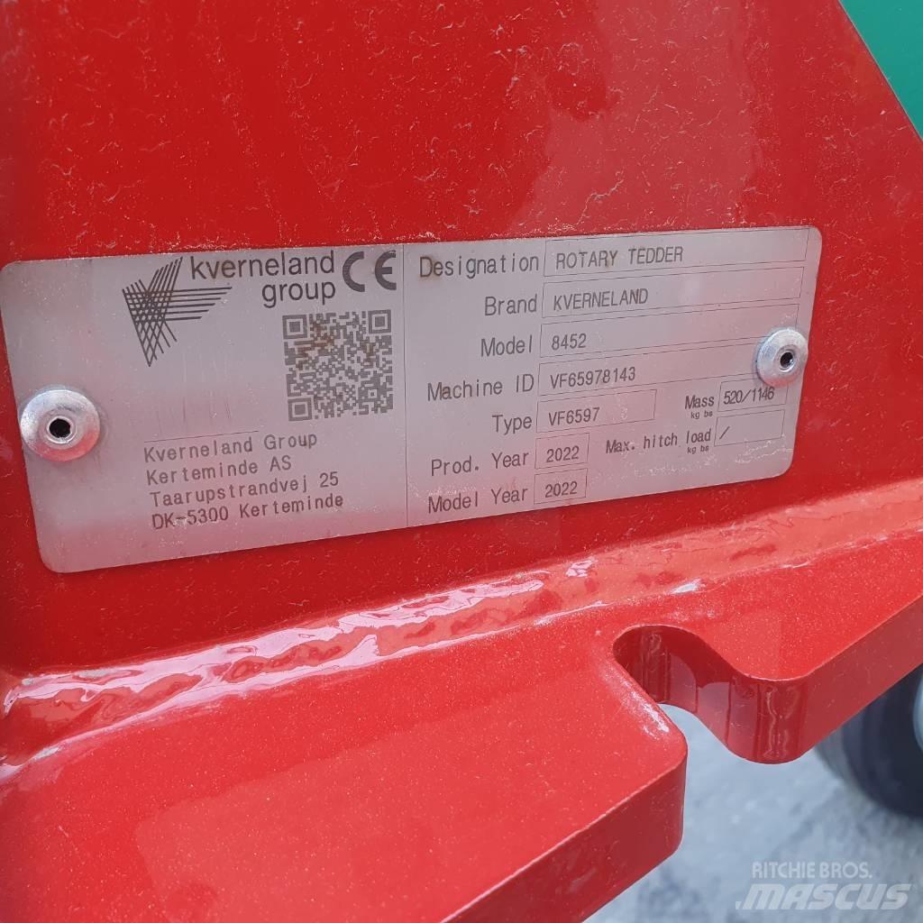 Kverneland 8452 Obracače a zhrabovače sena
