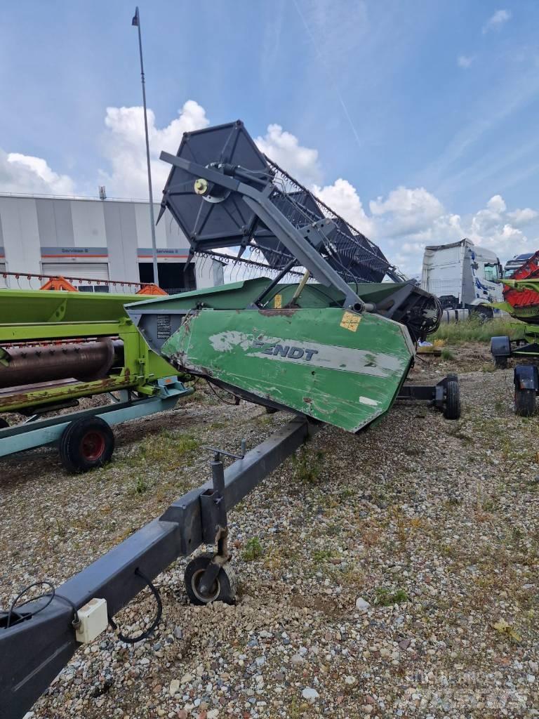 Fendt 8300 Kombinované zberacie stroje