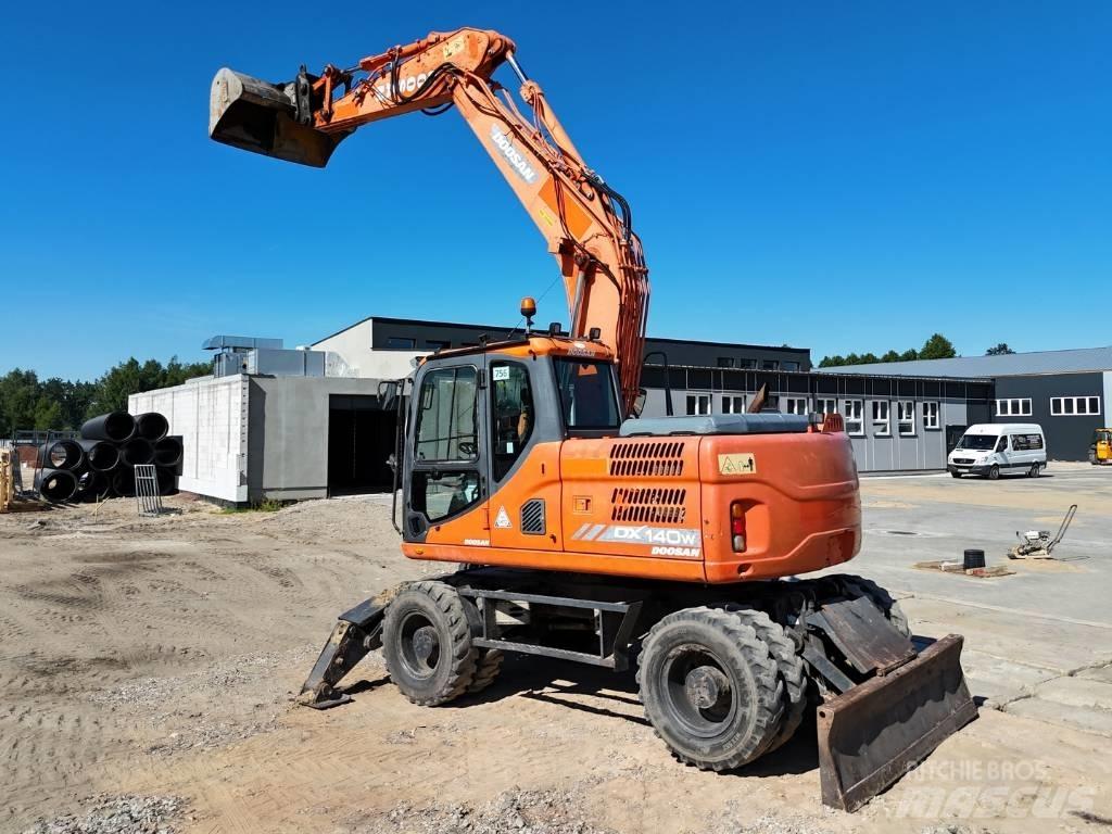 Doosan DX 140 W Kolesové rýpadlá