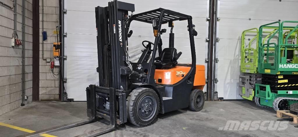 Doosan D 30 GP Dieselové vozíky
