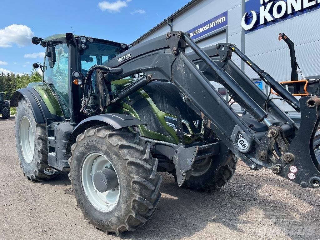 Valtra T 145 Traktory