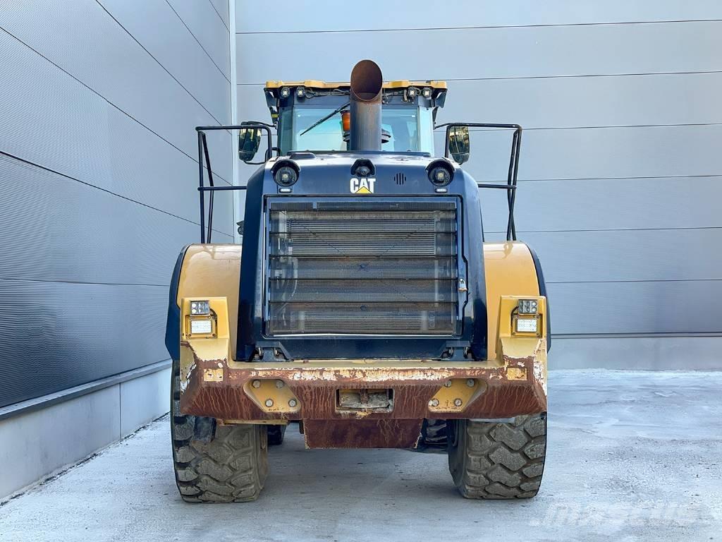 CAT 972M Kolesové nakladače