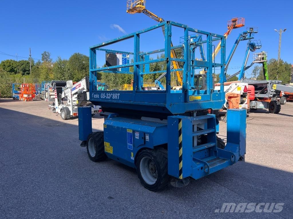 Genie GS 3268 RT Nožnicové zdvíhacie plošiny