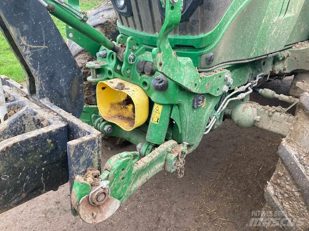John Deere 6145R Traktory