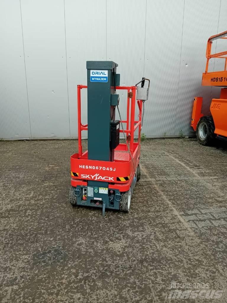 SkyJack SJ 16 Vertikálne stĺpové výťahy