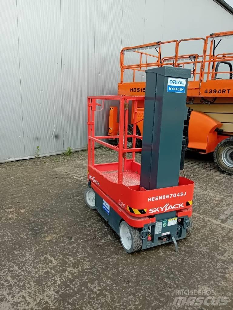 SkyJack SJ 16 Vertikálne stĺpové výťahy