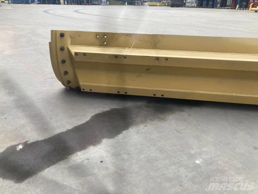 CAT 160M Moldboard Radlice