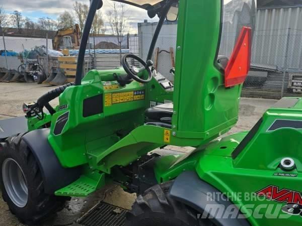 Avant 860 i Šmykom riadené nakladače